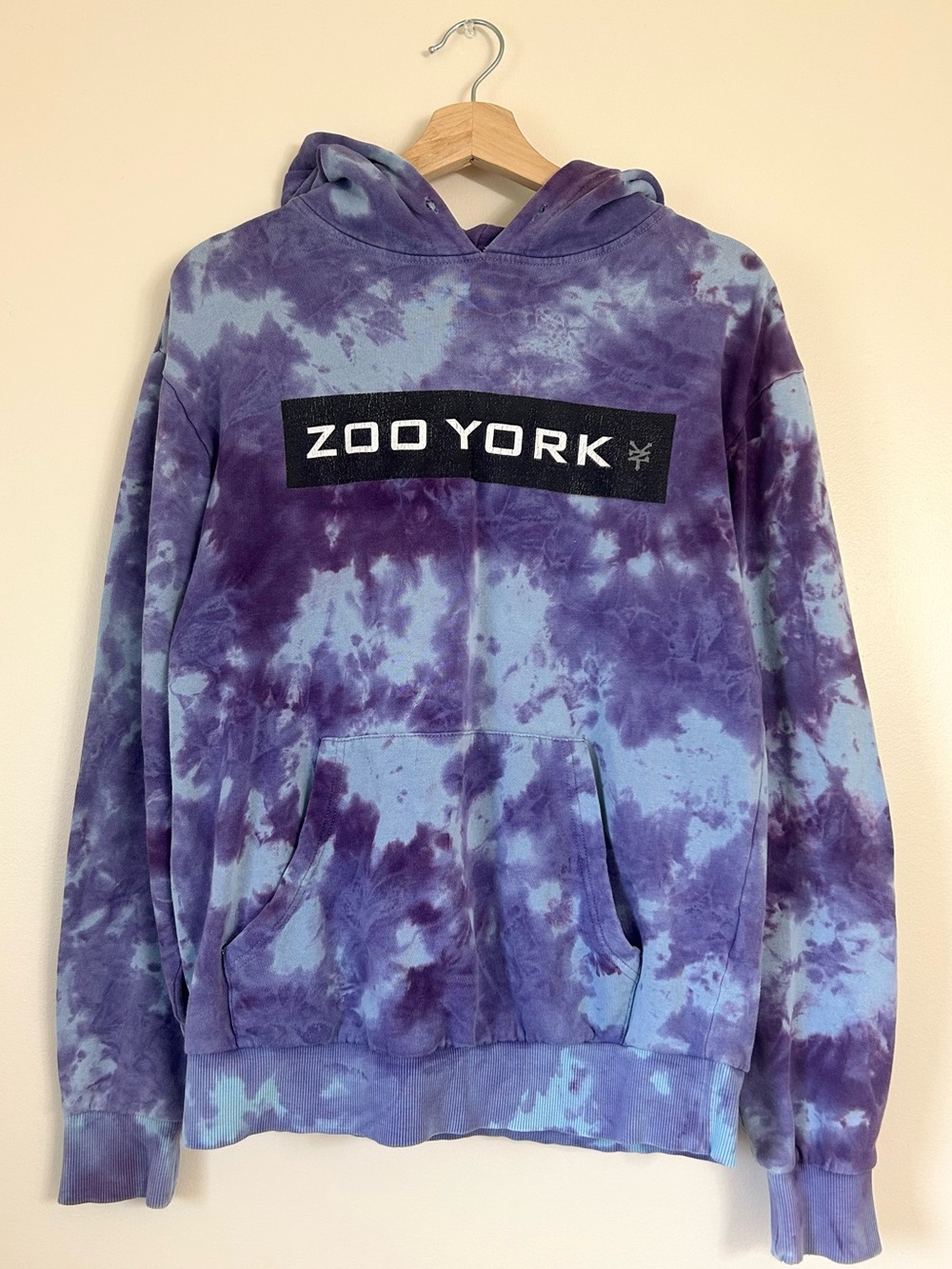 Zoo York TieDye Pullover Hoodie Size Men’s Medium Purple Blue Streetwear Sweater